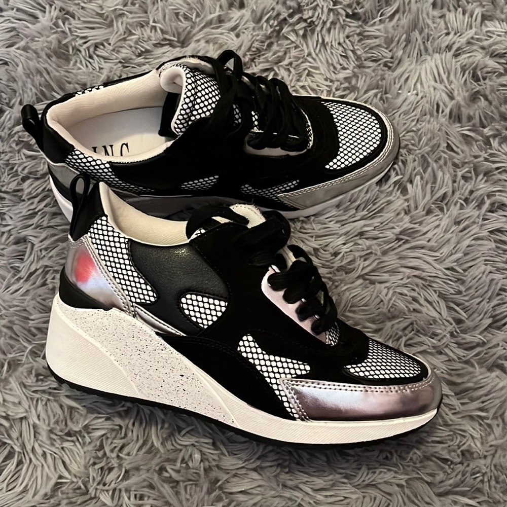 Women’s shoe size 7.